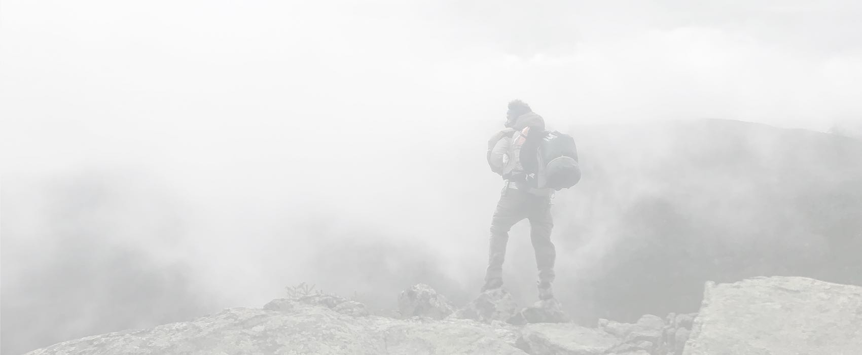balazs-busznyak-3mtcyvbAqzM-unsplash Avanti Track Set